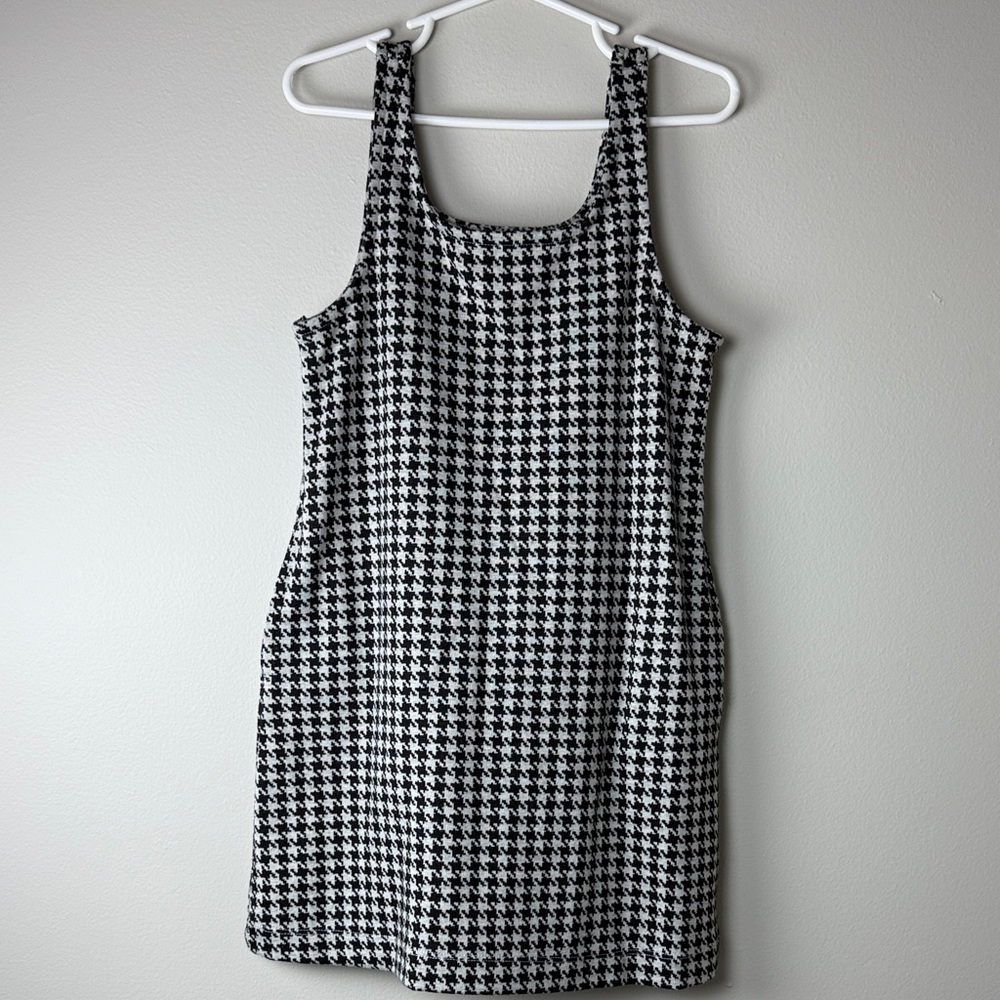 Old Navy Girls Houndstooth Knit Dress – Size Small (6/7) Black White